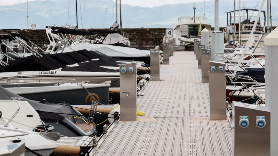 De nouveaux équipements électriques pour les quais, les pontons et la digue du port de Thonon.