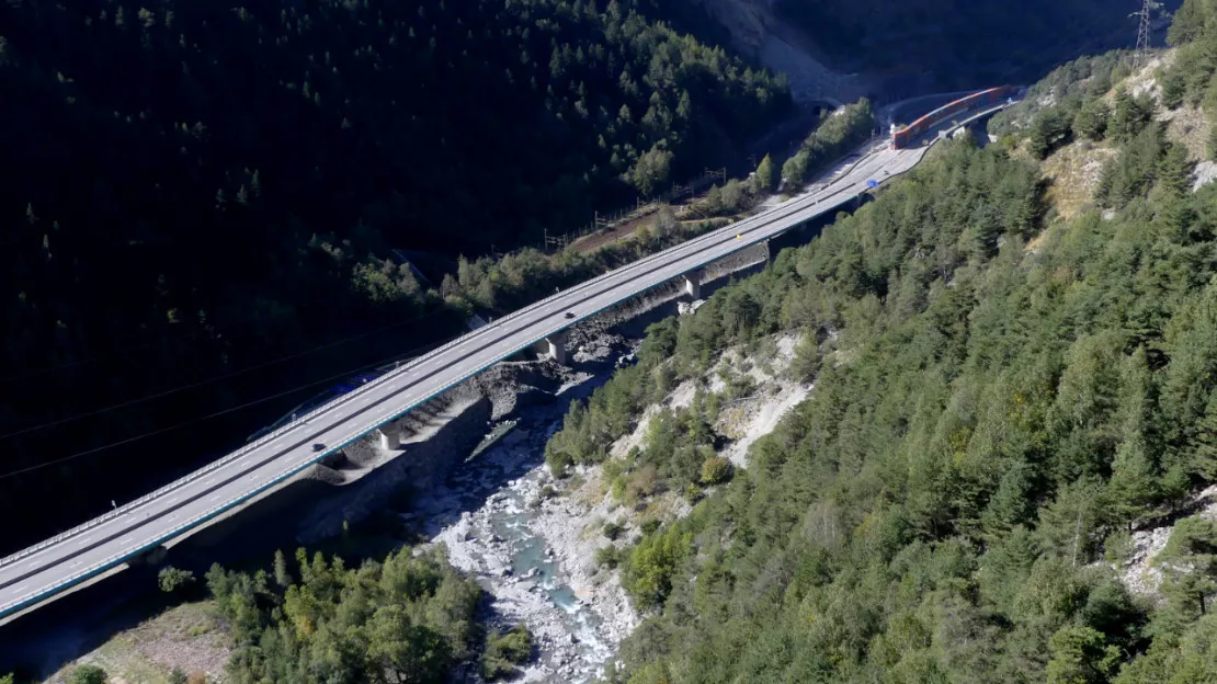 Éboulement sur la N 90 en Savoie, grosses difficultés en direction des stations