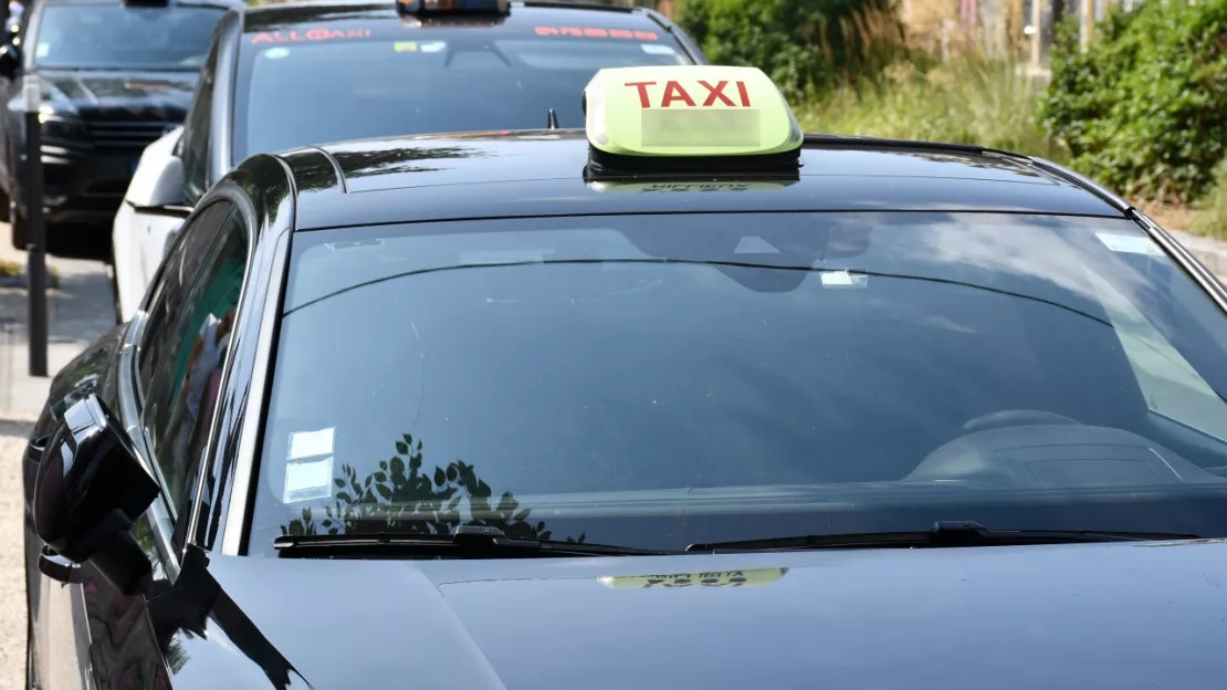 Les taxis manifestaient ce lundi en Haute-Savoie